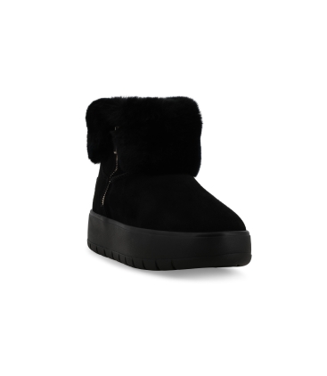 Stivaletto donna in camoscio nero con fodera in montone 093501 