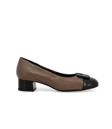 Décolleté donna in morbida pelle e vernice beige a260