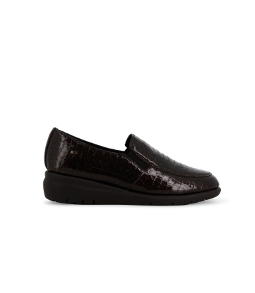 Mocassino donna comodo in vernice marrone k55234z