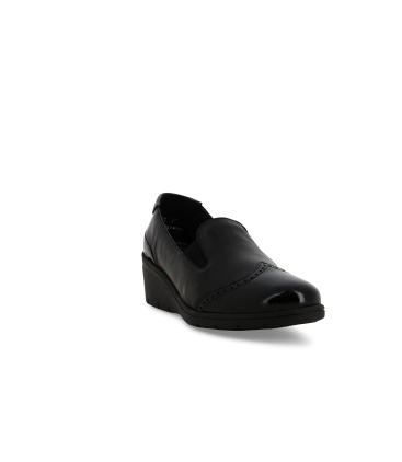 Mocassino donna comodo in morbida pelle e vernice nero k91615z