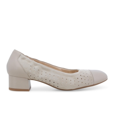 Décolleté comfort in camoscio beige traforato con punta in pelle n411q