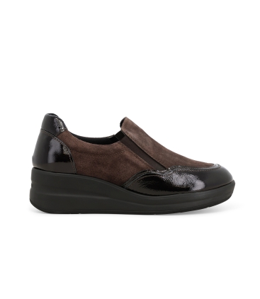Sneakers donna in vernice e camoscio moro r25641z