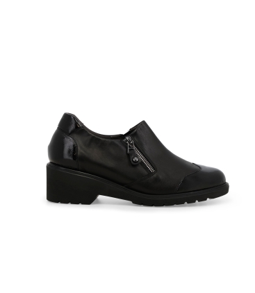 Mocassino donna in pelle e vernice nero R35735Z