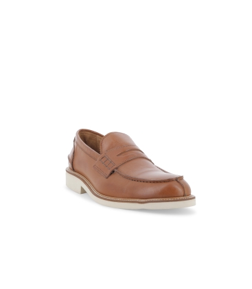 Mocassino sportivo in pelle color cuoio e suola chiara u0890q