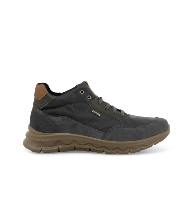 Stivaletto uomo in camoscio verde antipioggia u15535z