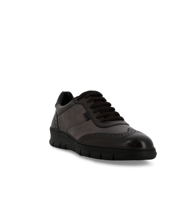 Sneakers uomo allacciata in morbida pelle marrone u55704